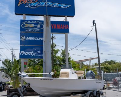 2016 Sportsman Masters 227 Bay Boat