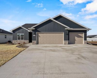 2 Bedroom 2BA 1697 ft Single Family Home For Sale in DE PERE, WI