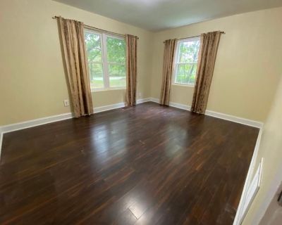 Unfurnished Room for Rent - Bright Room in Sicklerville Wi-Fi Inc