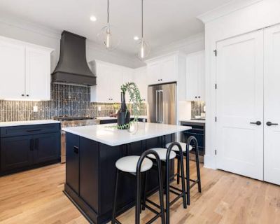 Private room with ensuite in a House with 1 roomie, Charlotte, NC 28217