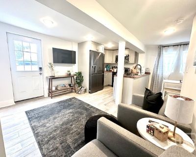 2 Bedroom 1BA 900 ft Furnished Apartment For Rent in Savannah, GA