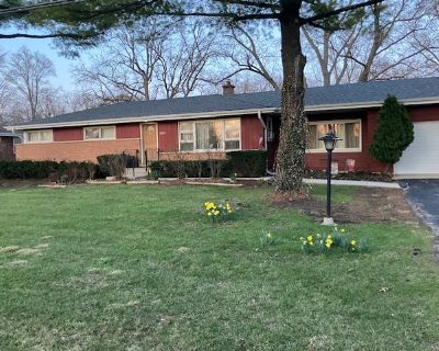 4 Bedroom 1BA 1915 ft Single Family House For Sale in Des Plaines, IL