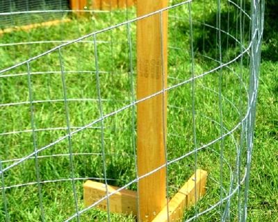 ON SALE- Portable Chicken Yard (Garden) Fence Posts For Free Range Chicken Coop