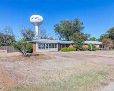 3 Bedroom 2BA 2548 ft Single Family House For Sale in Haskell, TX