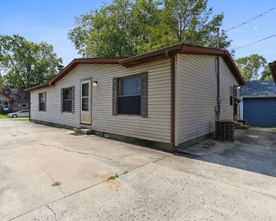 3 Bedroom 2BA 1360 ft Single Family House For Sale in Champaign, IL