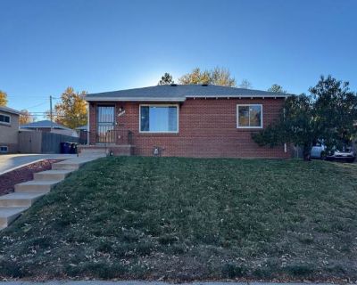 3 Bedroom 1.5BA 1600 ft Pet-Friendly Apartment For Rent in Denver, CO