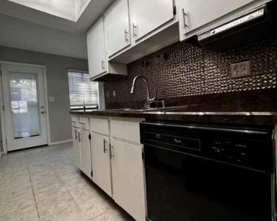 2 Bedroom 1.5BA 869 ft Pet-Friendly Apartment For Rent in Montgomery County, OH