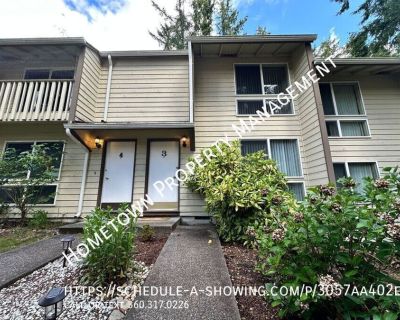 2 Bedroom 1.5BA 896 ft Pet-Friendly Condo For Rent in Lacey, WA