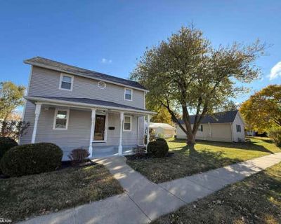 3 Bedroom 2BA 1224 ft Single Family Home For Sale in BURLINGTON, IA