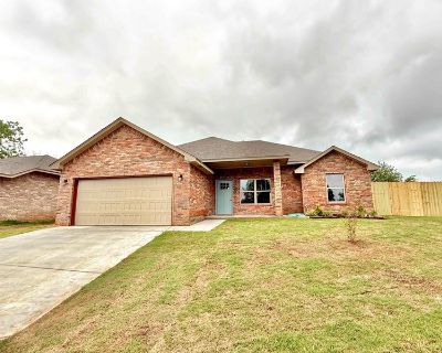 Total rooms: 2. Deposit: $0.00 * Utilities included?: Yes * Fees apply?: No. No preference. Non-smoking. Couples are welcome. Furnishings: Furnished * Parking: Yes * Garage: Yes * Yard/patio: Yes * Disabled access: * Living room: shared * Broadband included: Yes. Availability Available Now Minimum term None Maximum term None. looking for roommate new build home Huge back yard Utilities included...