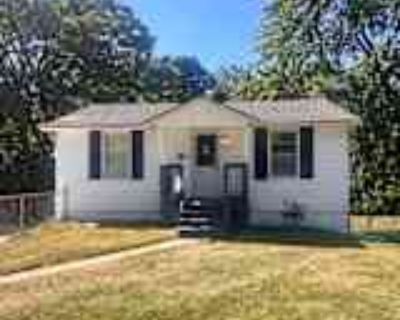 2 Bedroom 1BA Pet-Friendly House For Rent in Independence, MO 822 S Carlisle Ave