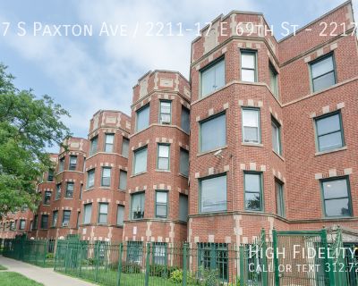 3 Bedroom 1BA Apartment For Rent in Chicago, IL
