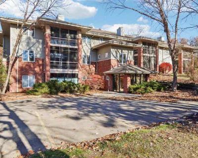 2 Bedroom 2BA 1371 ft Condominium For Sale in FITCHBURG, WI