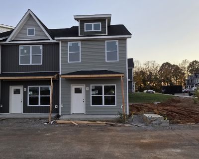 2 Bedroom 2BA 1353 ft Townhouse For Sale in Clarksville, TN
