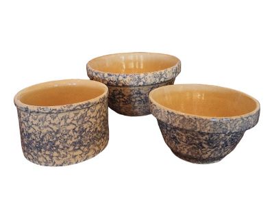 Three Vintage Roseville Robinson Ransbottom Blue Sponngeware Bowls