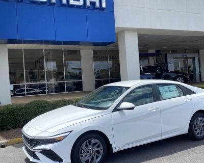 2024 Hyundai Elantra SEL 4DR Sedan