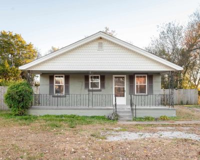 2 Bedroom 1BA 1288 ft Single Family House For Sale in Florence, AL