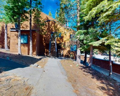 3 Bedroom 2BA Condo Vacation Rental in Ski Bowl Condos Unit 518, Truckee, CA