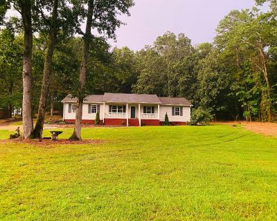 3 Bedroom 2BA 1600 ft Furnished Single Family Home For Rent in Jefferson, GA