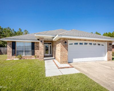 4 Bedroom 2BA 1820 ft Apartment For Rent in Ocean Springs, MS