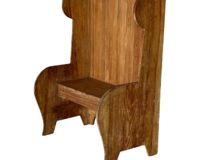 Early 20th Century Antique Sculptural Church Pew or Hallway Seat Arts and Crafts Light