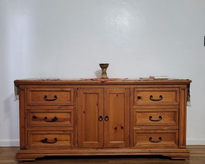 Great Room in Beautiful Yucaipa (Has a House). Room in the 1 Bedroom 1BA Pet-Friendly House...