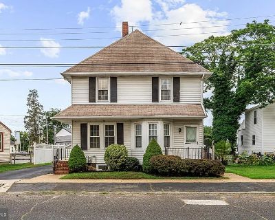 Furnished Room for Rent - 122 Turner St