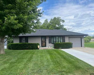 2 Bedroom 2BA 1600 ft Single Family Home For Sale in NEBRASKA CITY, NE