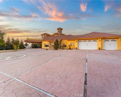 4 Bedroom 4BA 5504 ft Single Family Home For Sale in Bakersfield, CA