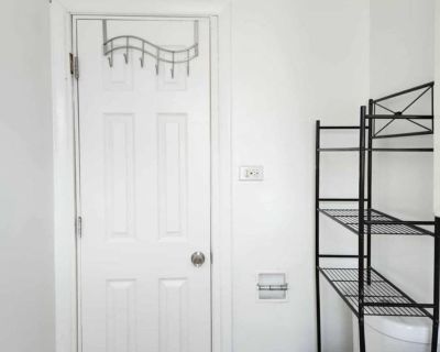 Room For Rent in Chicago, IL