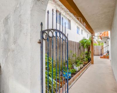 Luxe Three Bedroom Beach Home with Private Patio - San Clemente
