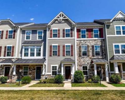 3 Bedroom 3BA 1570 ft Townhouse For Rent in Stone Ridge, VA