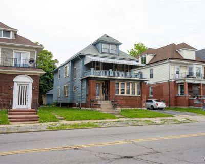 4 Bedroom 2BA 1600 ft Apartment For Rent in Buffalo, NY