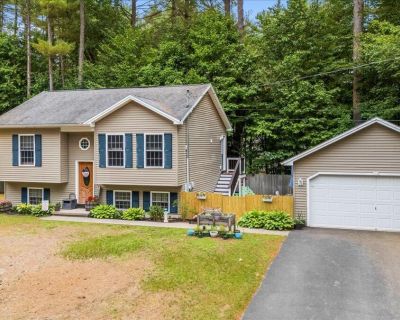 3 Bedroom 2BA 1640 ft Single Family House For Sale in Queensbury, NY
