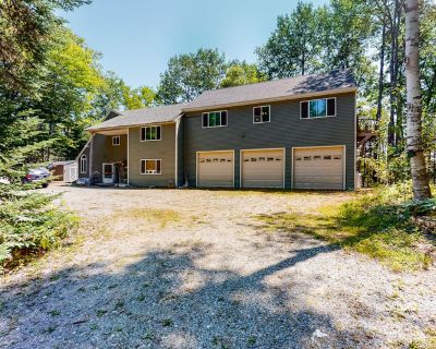 6 Bedroom 3BA Pet-Friendly House Vacation Rental in Making Memories in Mariaville, Mariaville, ME