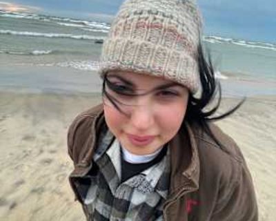 Non-smoker. Budget: $600 per month. Ready to move: November 19. Looking for myself. Hi, I m Hillelah. I work the morning shift 6-2:30. I would like to have a cat but if not that s fine. I will only room with other girlies that s what I m comfortable with. I also may or may not have a house plant addiction. Looking for a roomie to help cut the cost of things and make it more affordable.