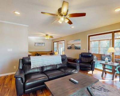 4 Bedroom 3 baths Dog-friendly 4.53 43 reviews What our guests are saying... AI-generated...