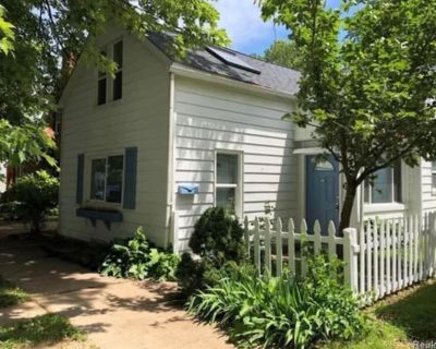 68 Washington Streets. Property for Rent in Macomb, MI for $1,300 with 3 bedrooms and 1 full bath, 1 half bath. This 1,242 square foot property was built in 1940 on a lot size of 0.04.. Perfect home for an anyone looking for some space. Beautiful kitchen and baths. main floor laundry. fenced in back yard with extra space to enjoy. batvai. Exterior Aluminum Frontage 30 Lot Size Area 0.04 Pool (Y...