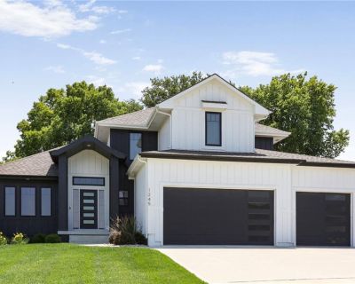 5 Bedroom 4BA 2975 ft Single Family House For Sale in Lees Summit, MO