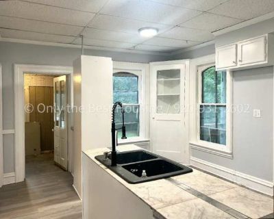 2 Bedroom 1BA 1164 ft Pet-Friendly Apartment For Rent in Neenah, WI