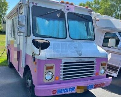 Chevrolet P30 Soft Serve Ice Cream Truck | Mobile Dessert Unit