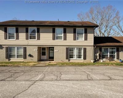 3 Bedroom 2BA 1318 ft Condominium For Sale in CHARLESTON, WV