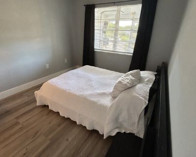 Unfurnished Room for Rent - Double Room in 2 bed apartment