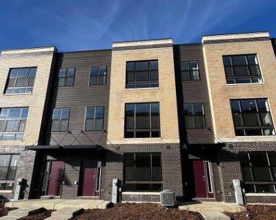 3 Bedroom 3BA 1827 ft Townhouse For Sale in LOMBARD, IL
