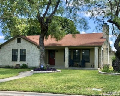 3 Bedroom 2BA 1611 ft Single Family Home For Sale in Uvalde, TX