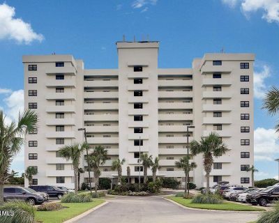 3 Bedroom 2BA 1482 ft Condo For Sale in Wrightsville Beach, NC