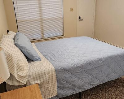 Relaxed Living in Renovated DeSoto Home (id. 13812) (Has an Apartment)...