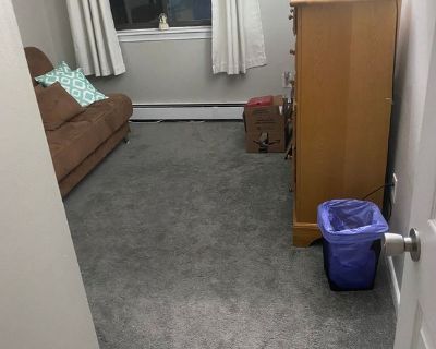 Lauren Hyne (Has a Condo) on iROOMit. Room in the 1 Bedroom 1BA Apartment...