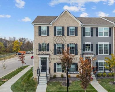 3 Bedroom 2.5BA 2178 ft Pet-Friendly Apartment For Rent in Carmel, IN