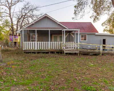 3 Bedroom 2BA 1200 ft Single Family House For Sale in Moody, MO